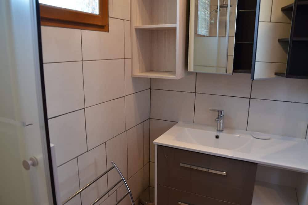 Air-conditioned house with heated swimming pool in Saint-Roman-de-Malegarde, Vaucluse