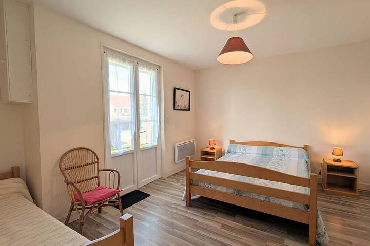 Gîte pour 6 personnes, avec jardin à Ceaulmont - 2