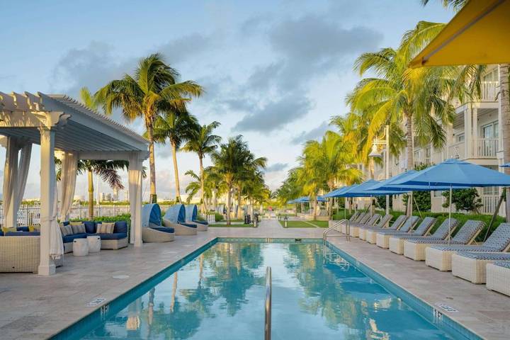 Apartamento para 2 personas, con vistas además de piscina y jardín, Se admiten mascotas en Florida Keys