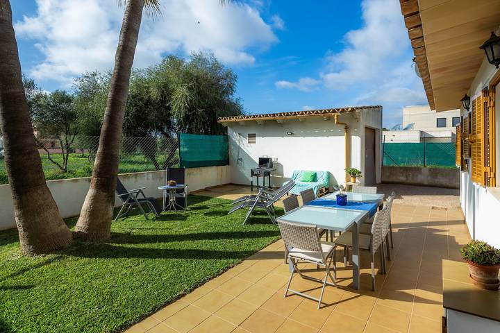 Ferienhaus für 8 Personen, mit Balkon und Garten