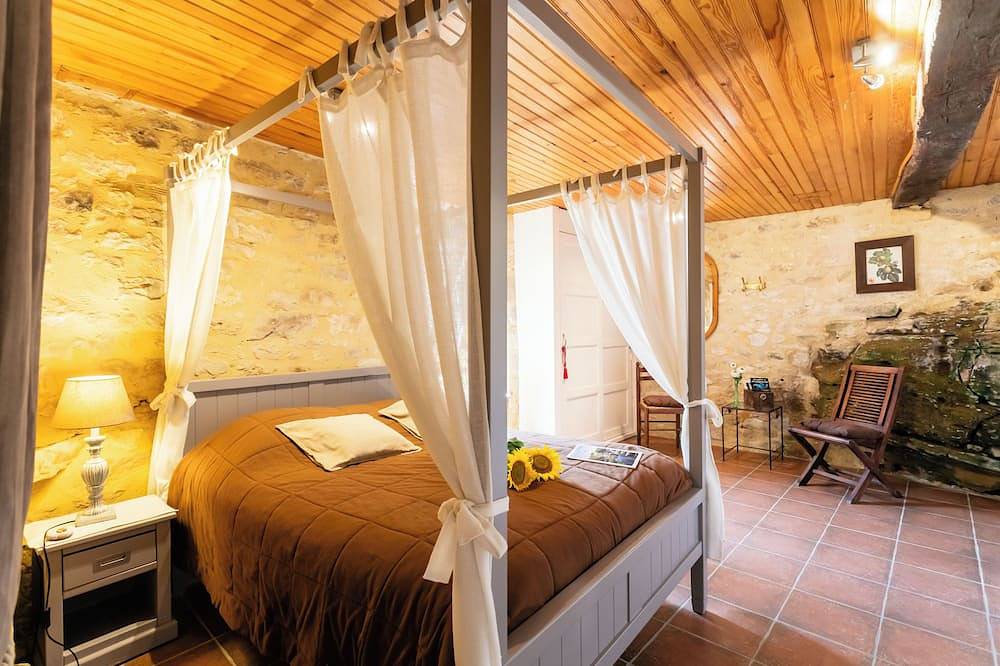 Appartement entier, Expérience unique garantie, appartement dans une maison du Xivème siècle in Beynac-et-Cazenac, Périgord Noir
