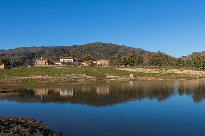 Casa rural para 12 personas, con vistas al lago y piscina además de jardín y vistas en Sierra de Gata - 2