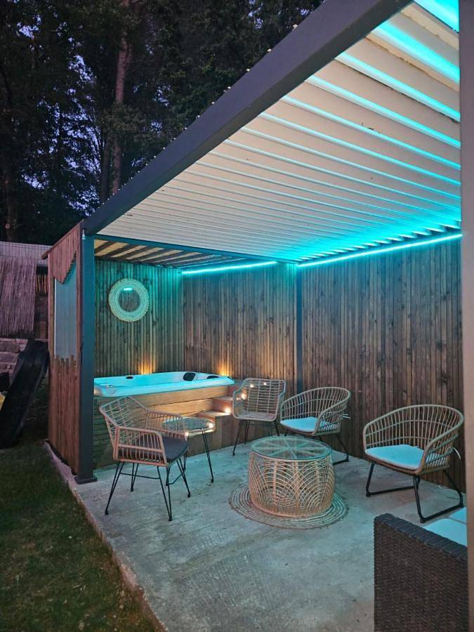 Location de vacances pour 8 personnes, avec vue ainsi que piscine et jardin à Prades-le-Lez - 3