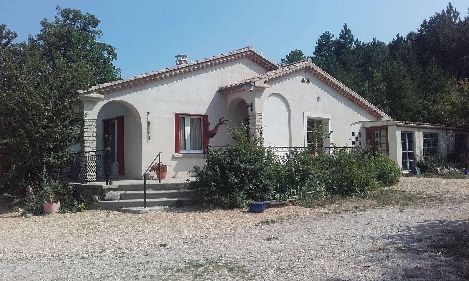 Le Vieux Chêne in Mormoiron, Parc naturel régional du Mont-Ventoux