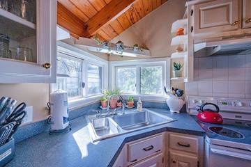 Log Cabin for 6 Guests in Hochatown, Broken Bow Lake, Picture 2