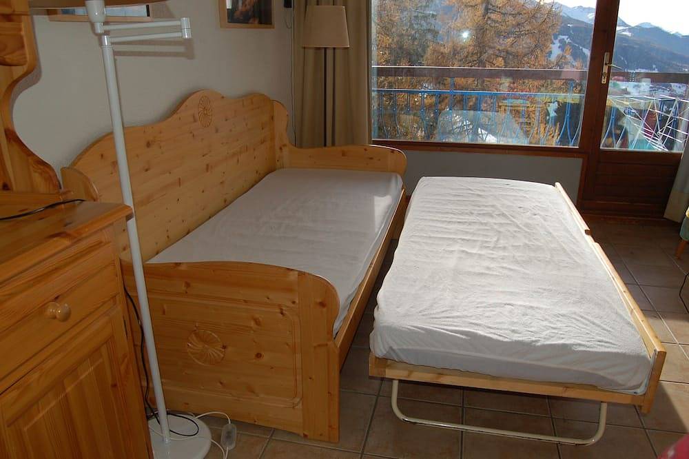 Appartement entier, Appartement 2 pièces Arcs 1800 village des Villards. Wifi box dans l'appartement in Séez, Région d'Albertville