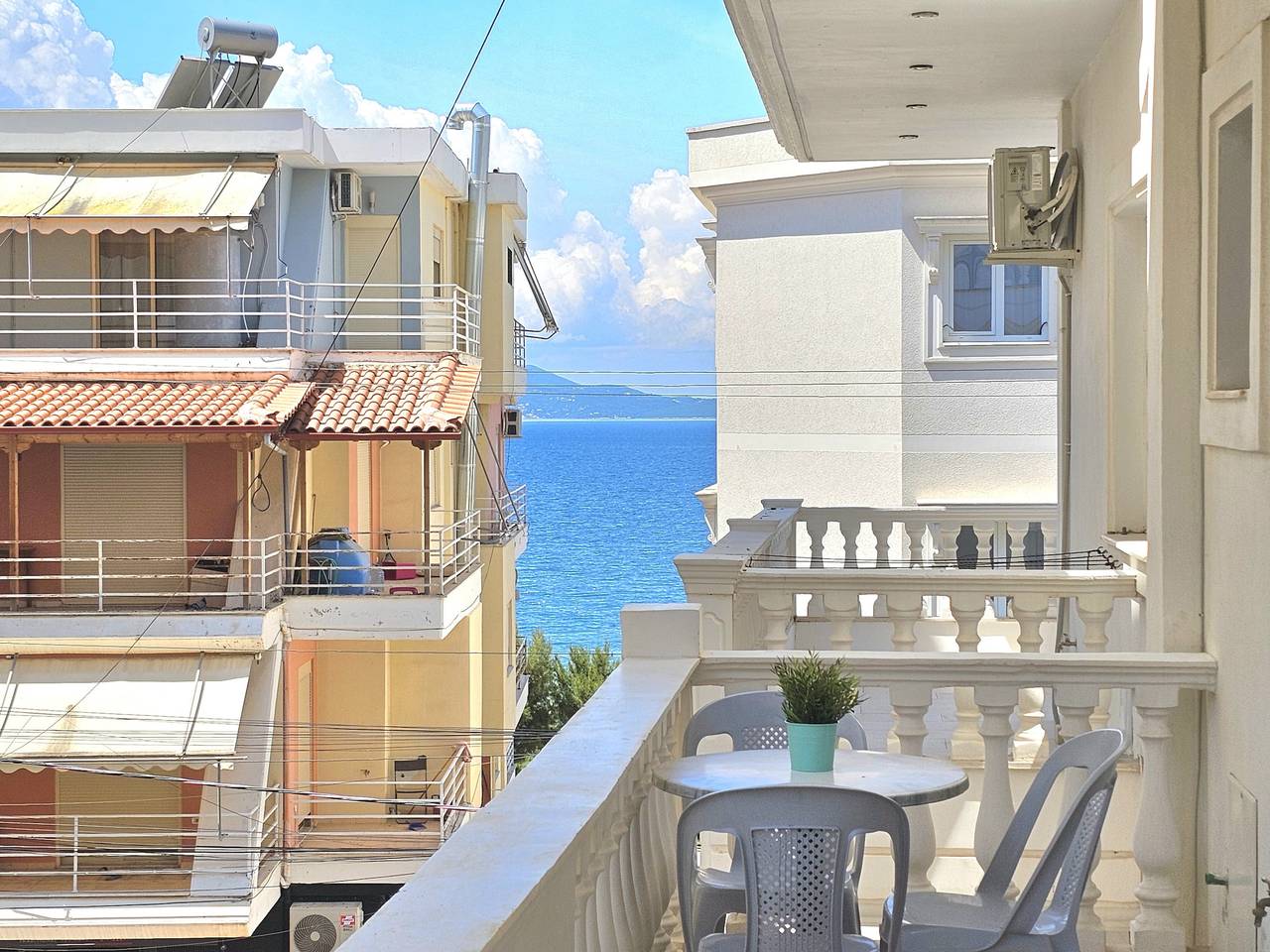 Ganze Wohnung, Ferienwohnung für 3 Personen mit Balkon in Sarandë, Vlorë