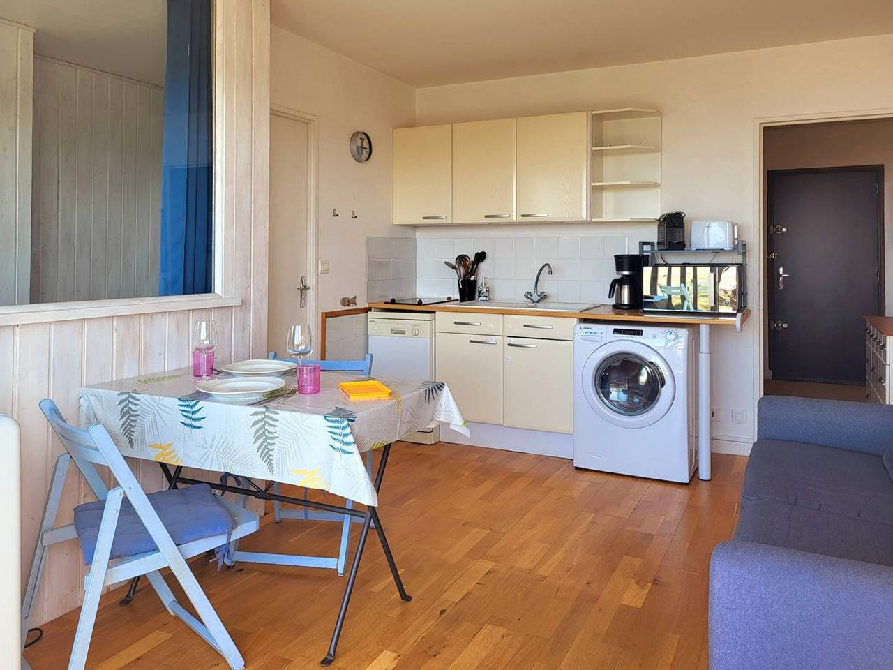 Studio entier, Studio Cabine à Cabourg - Vue Mer et Coucher de Soleil in Cabourg, Région de Caen