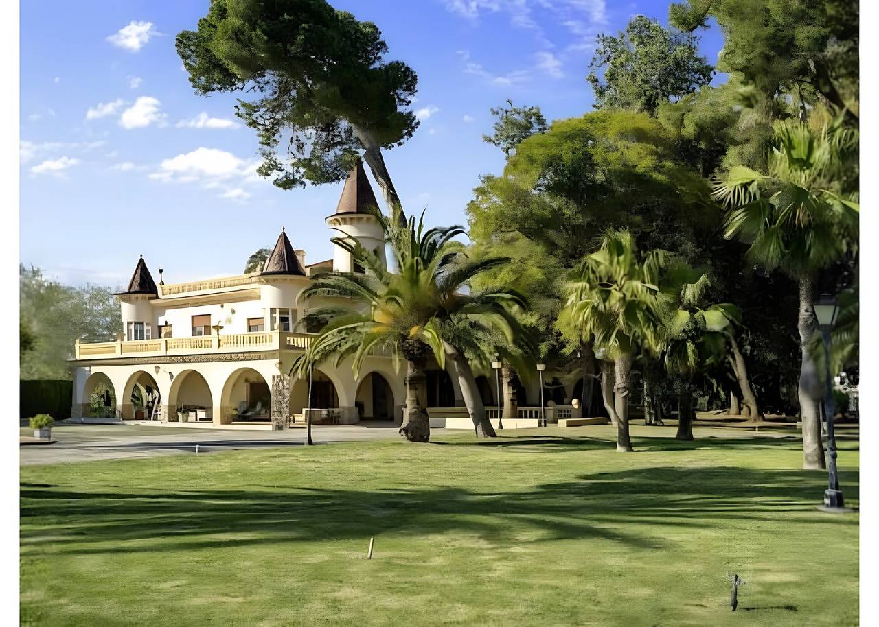 Villa 'El Palacete' with Mountain View, Private Pool and Wi-Fi in El Palmar, Costa Blanca