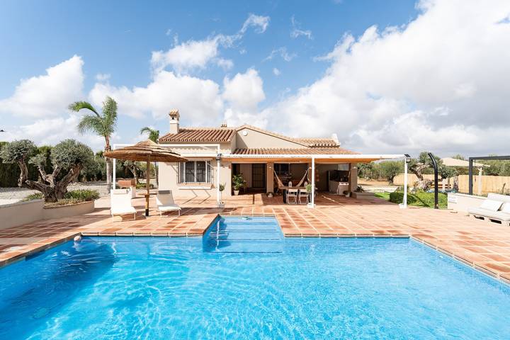 Villa for 6 people, with Garden