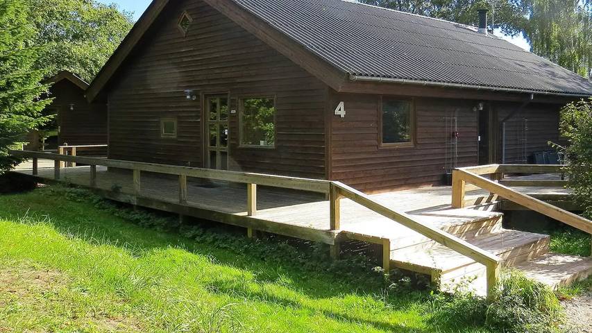 Ferienhaus für 9 Personen, mit Terrasse und Sauna sowie Whirlpool, mit Haustier