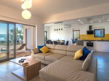 Villa für 10 Personen in Turanj, Zadar, Bild 1