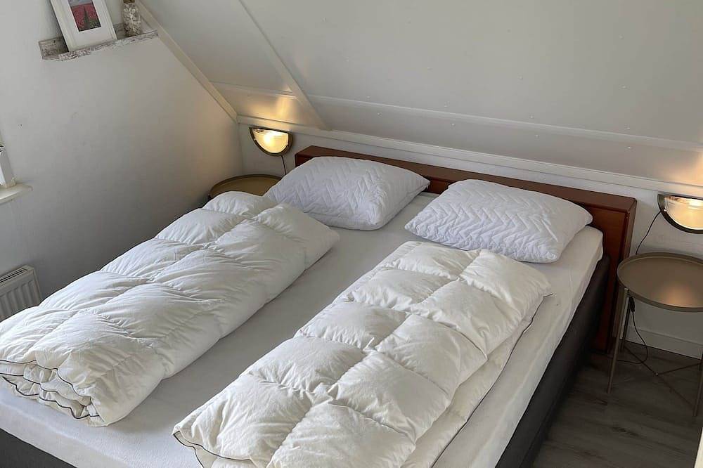 Holidayhome close to the beach, fenced garden & dog welcome in Julianadorp, Noord-Holland - Nordseeküste