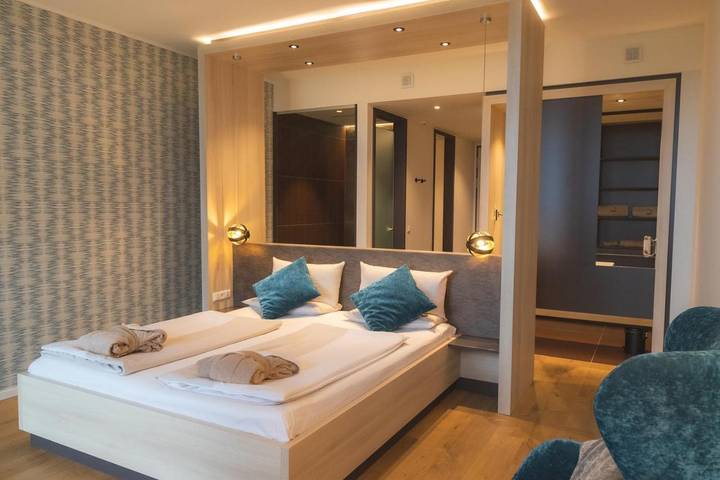 Hotel für 2 Personen, mit Terrasse und Garten sowie Pool und Sauna am Tollensesee