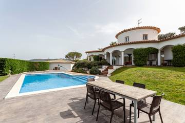 Villa per 8 Persone in Calonge, Lower Empordà, Foto 1