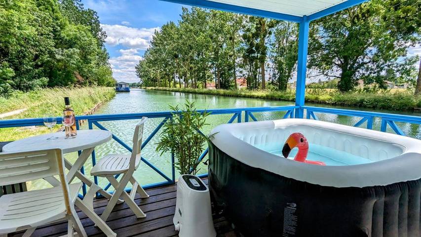 Bateau pour 6 personnes, avec balcon et jacuzzi, adapté aux familles en Bourgogne-Franche-Comté - 3