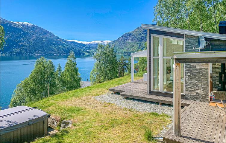 Ferienhaus für 4 Personen, mit Terrasse und Garten