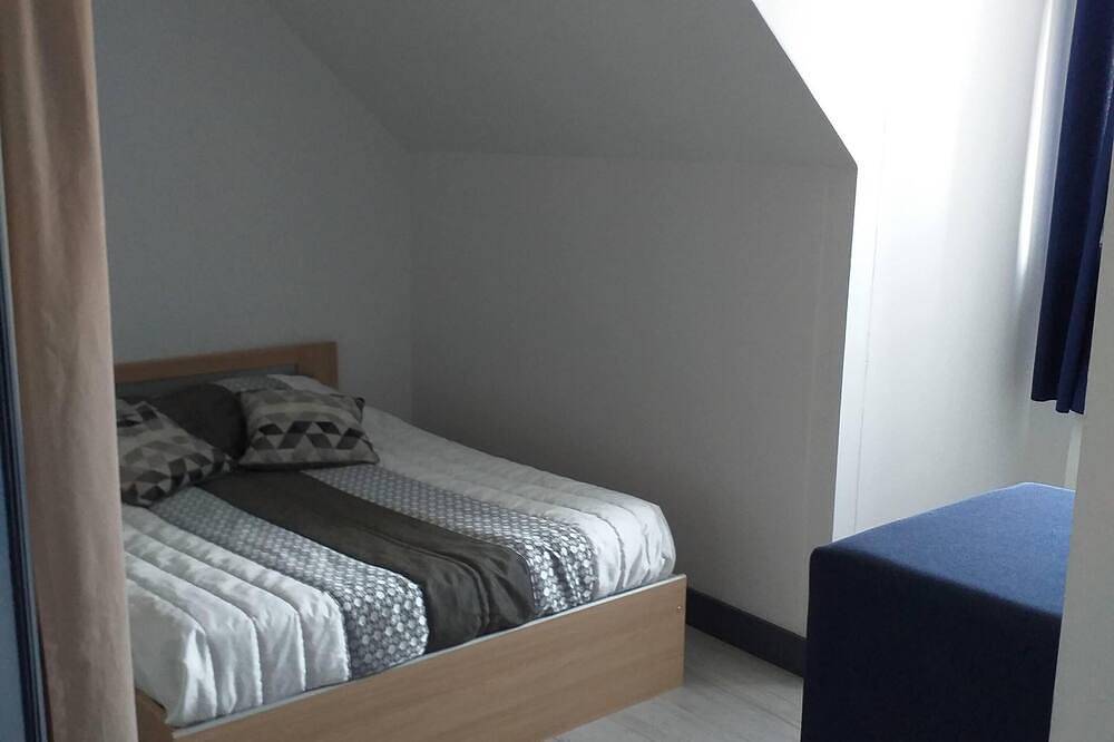 Apartamento entero, Furnished T2 apartment with simple, uncluttered decor 5 minutes from the station in Châtellerault, Vienne