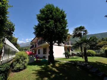 Villa für 4 Personen, mit Terrasse und Garten am Lago Maggiore