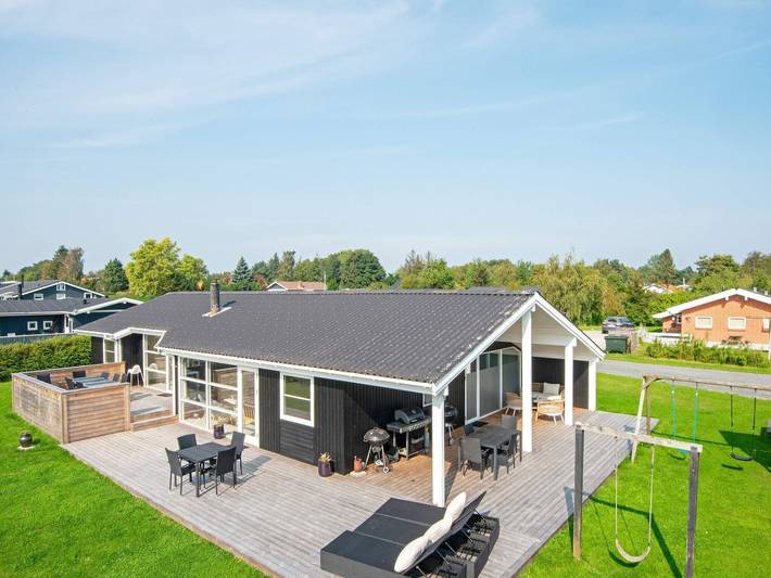 Ferienhaus für 10 Personen, mit Terrasse und Sauna sowie Pool, mit Haustier in Pøt Strandby - 2