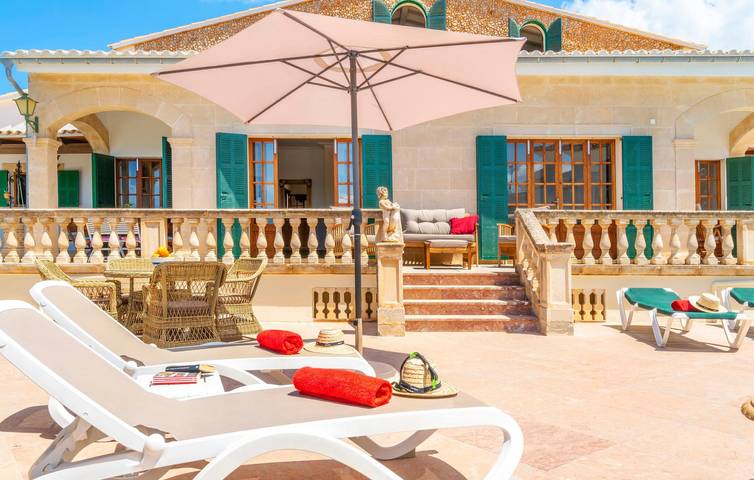 Rückzugsort am Strand mit Pool, AC, Terrasse und Grill in Colònia de Sant Pere, Artà