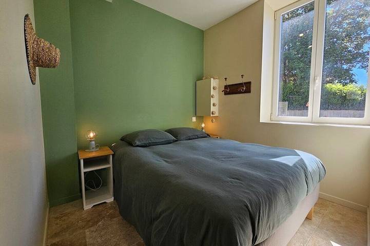 Gîte pour 4 personnes, avec Terrasse et Jardin à Genas - 2