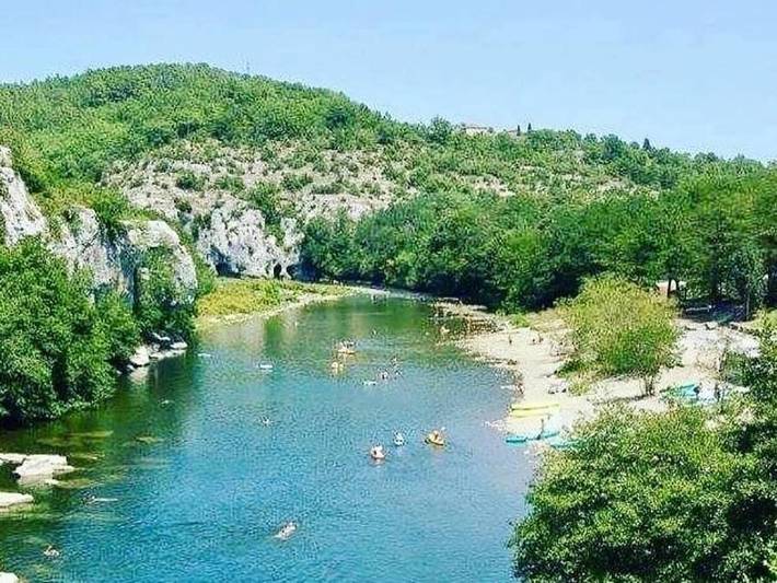 Camping pour 2 personnes, avec bassin pour enfant à Berrias-et-Casteljau - 4