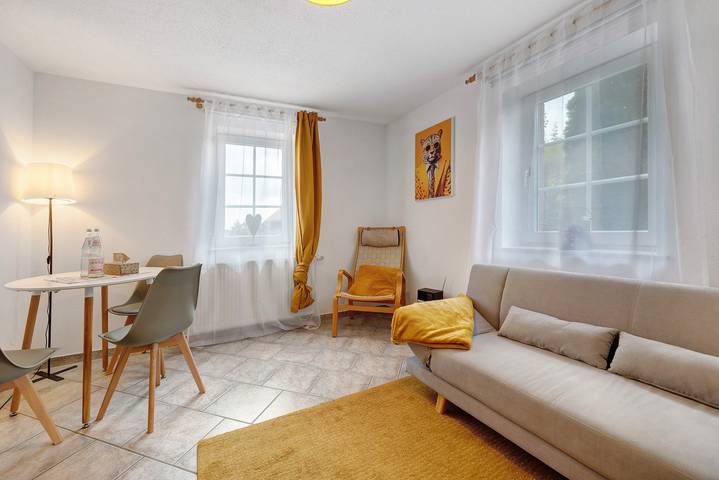 Hel lejlighed, Apartment 'Malia' with Shared Terrace, Shared Garden and Wi-Fi in Neubulach, Nord Sortskoven