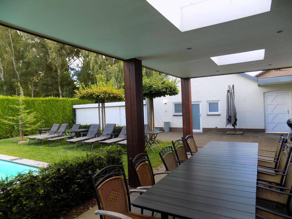 Villa with Private Pool in Maaseik, Limburg (Belgien)