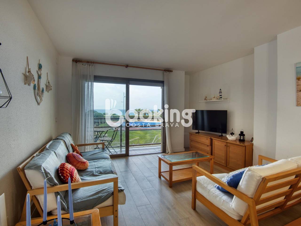 Ganze Ferienwohnung, Apartment on the seafront avenue of Sant Antoni with parking in Calonge, Costa Brava