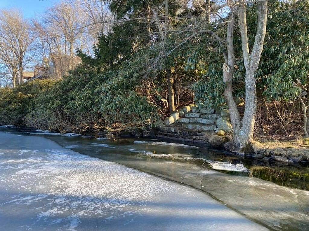 Lakefront Cabin w/ Hot Tub, Views & Fireplace in Hickory Run State Park
