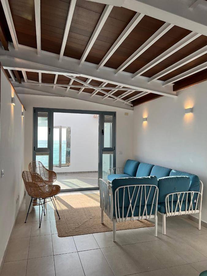Apartamento para 4 personas, con terraza y vistas en Tamaduste
