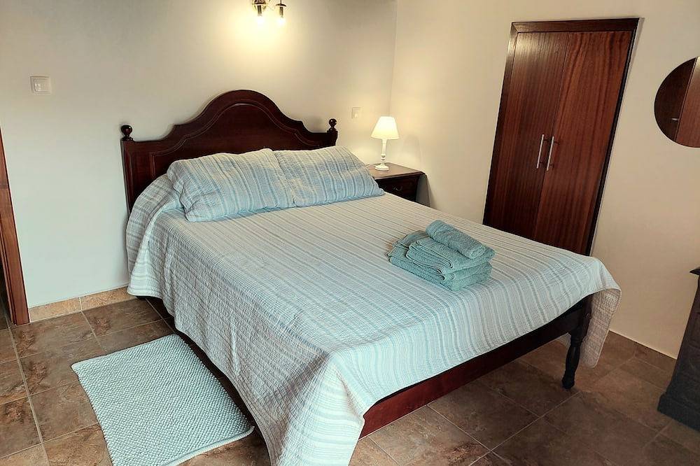 Casa Caramelo Rustic House in Isla de Madeira