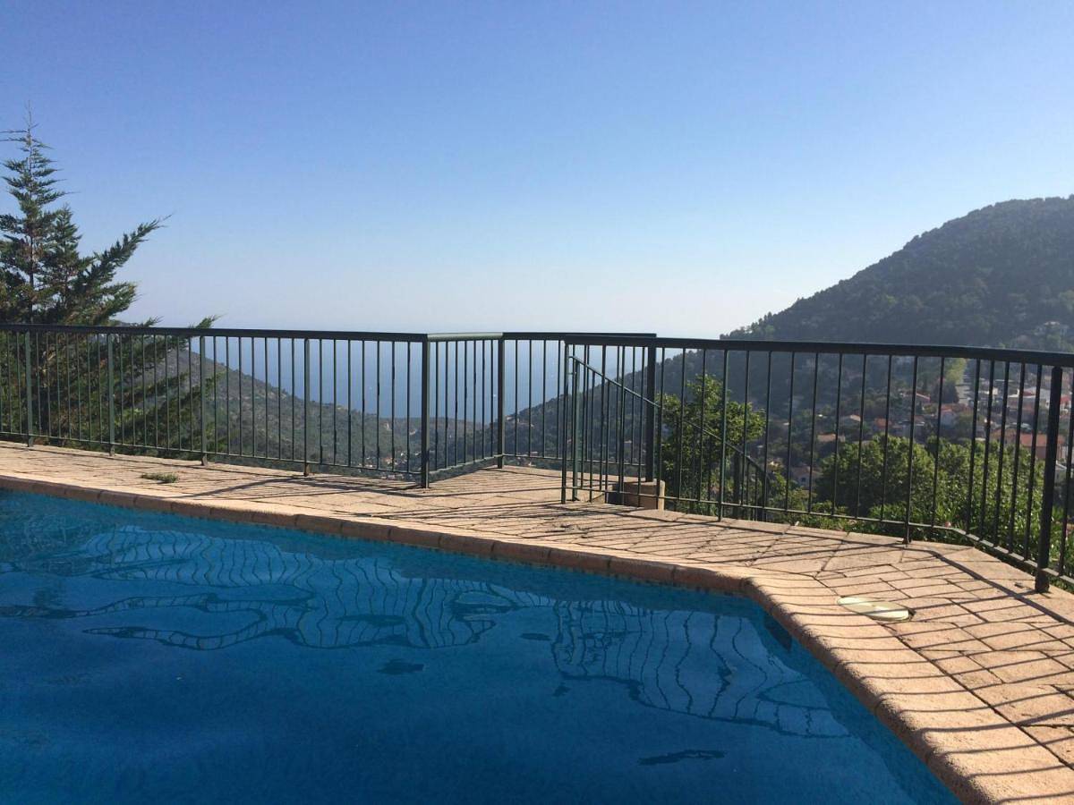 Appartement entier, Two-Bedroom Apartment in La Turbie, Côte méditerranéenne (France)