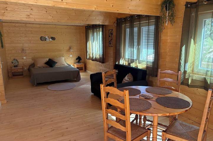 Gîte pour 3 personnes, avec Terrasse à Boutenac