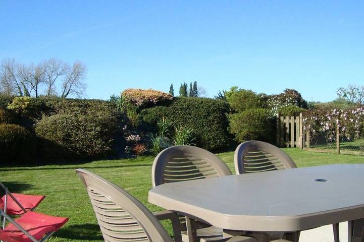 Agriturismo pour 2 personnes, avec jardin à Langoat