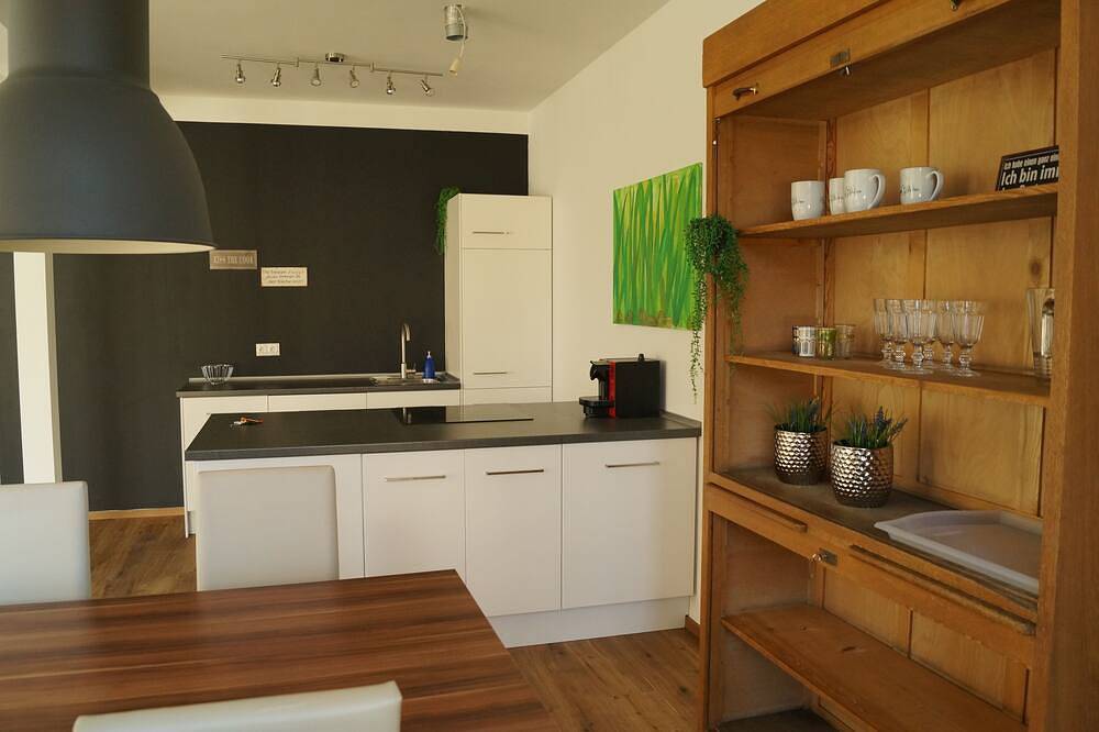 Ganze Wohnung, Ruhiges Loft Style Apartment 5* in Altstadt mit 42m Terrasse in Villingen-Schwenningen, Mittlerer Schwarzwald