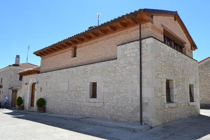 Casa rural para 11 personas, con Balcón y Terraza además de Jardín y Piscina en Provincia de Valladolid