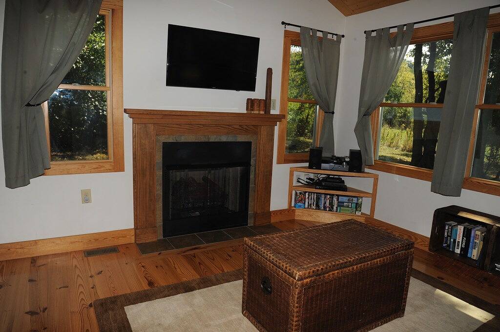 Log Cabin for 4 Guests in Shenandoah Valley, Virginia