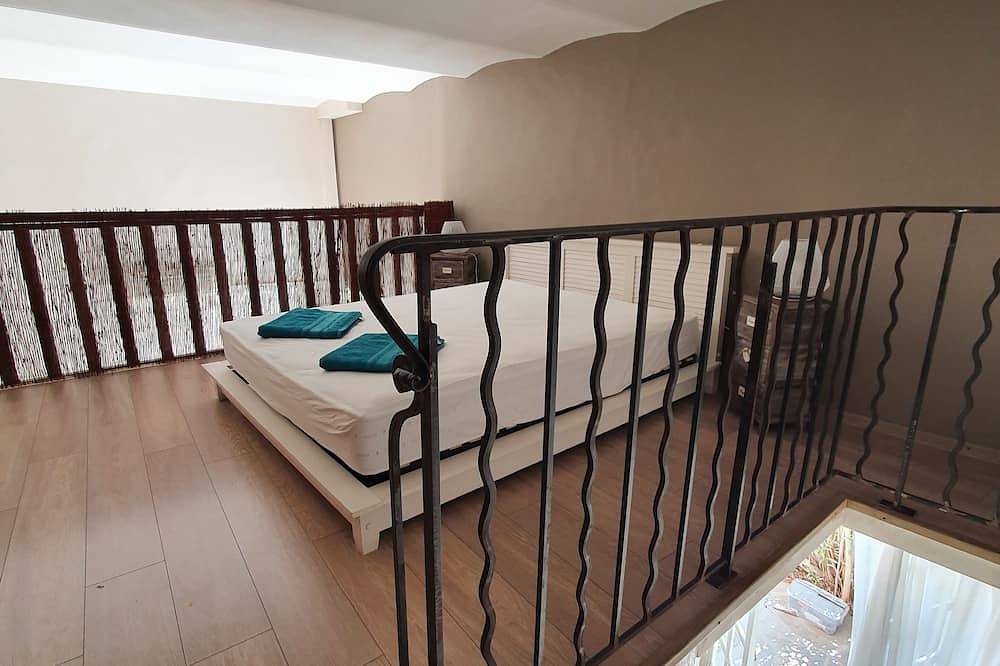 Ganze Wohnung, Großes Studio im Dorfhaus nahe dem Meer in Monticello, Calvi und Umgebung