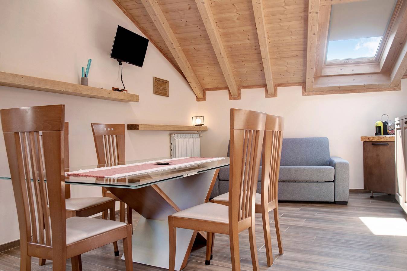 Ganze Wohnung, Ferienwohnung 'Ca de Sora' mit Klimaanlage & Wlan in Luino, Comune di Luino