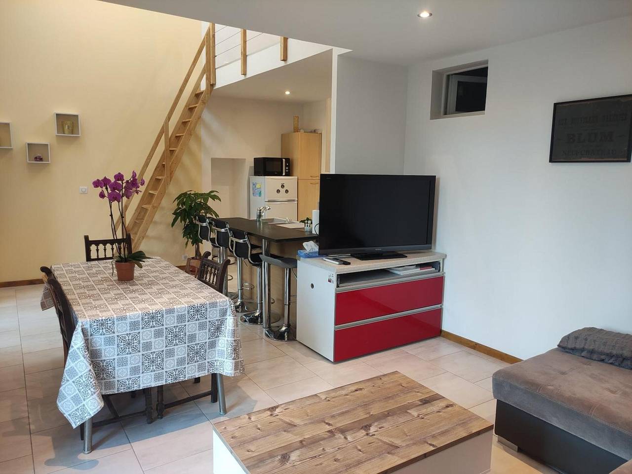 Ganze Wohnung, Haus nahe Bahnhof mit Außenbereich in Neufchâteau (Frankreich)