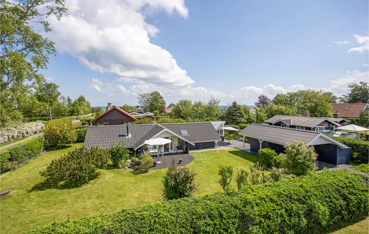 Ferienhaus für 6 Personen, mit Terrasse und Garten sowie Sauna in Dyngby Strand