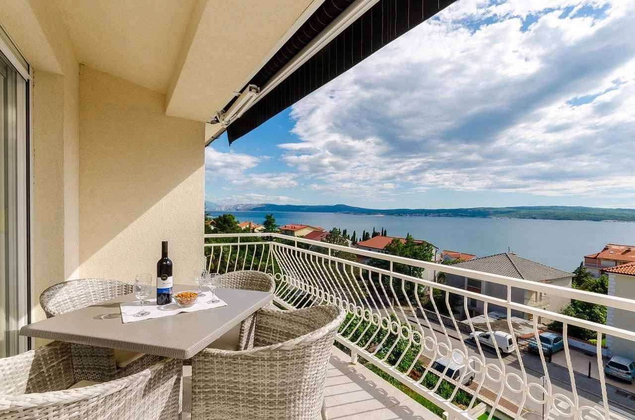 Ganze Ferienwohnung, Ferienwohnung mit Außenpool  in Crikvenica, Primorje-Gorski Kotar