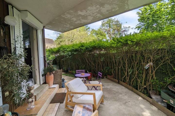 Gîte pour 4 personnes, avec jardin et terrasse à Émerainville