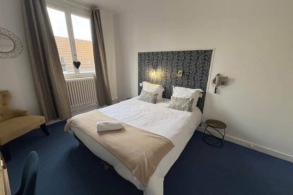 Chambre n°8 : la plume bleue in Paray-le-Monial, Région de Charolles