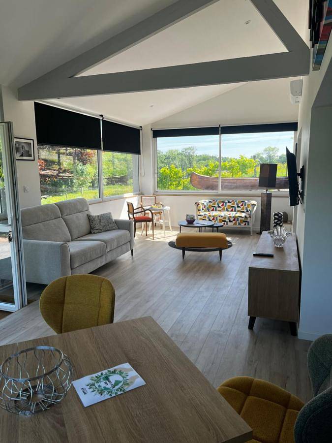 Gîte pour 4 personnes, avec jacuzzi et jardin à Chenac-Saint-Seurin-d'Uzet
