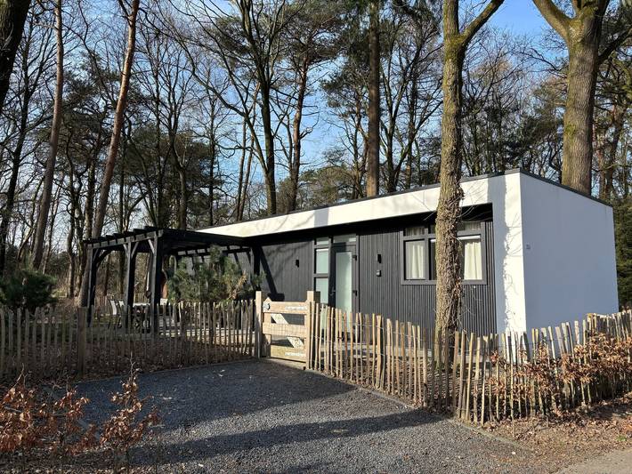 Lodge voor 4 personen, with tuin and terras as well as sauna op de Veluwe