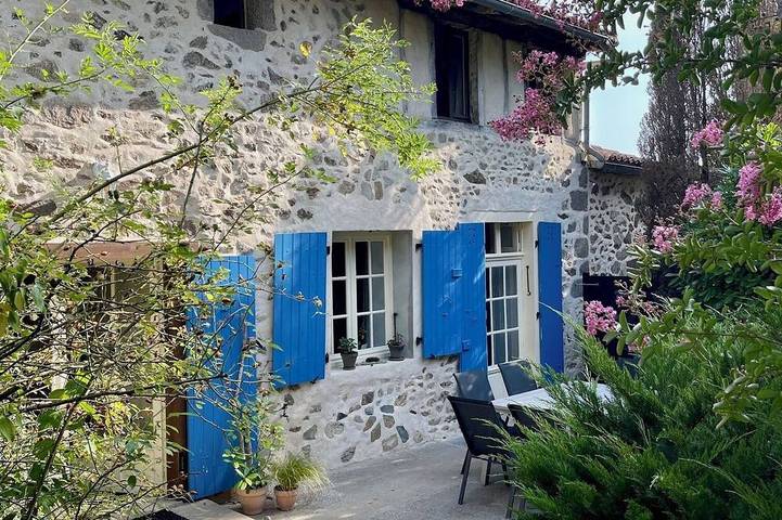 Gîte pour 8 personnes, avec jardin, animaux acceptés