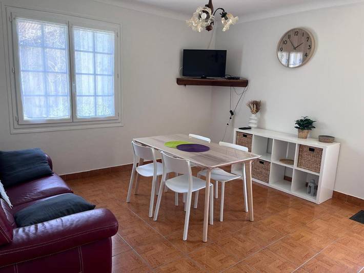 Gîte pour 5 personnes, avec Terrasse et Vue à Saint-Esteben - 3